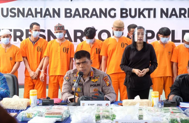 Perang Terhadap Narkoba, Polda Riau Kembali Bekuk 17 Tersangka Dengan Barang Bukti 48 KG Sabu