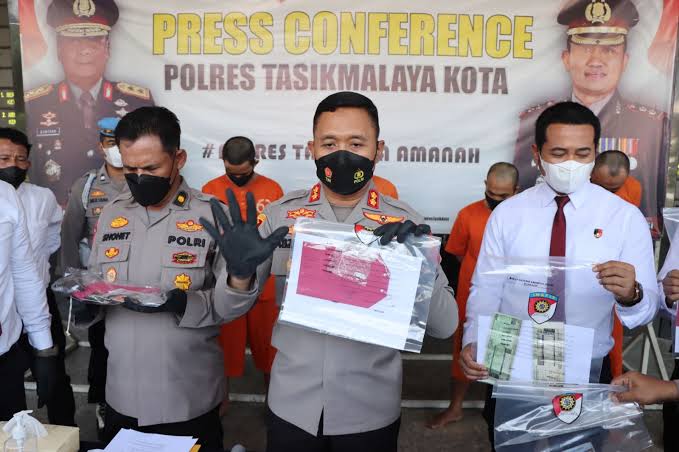 Polres Tasikmalaya Kota Gelar Press Conference Pengungkapan Pelaku Curat Modus Pecah Kaca dan Ganjal ATM
