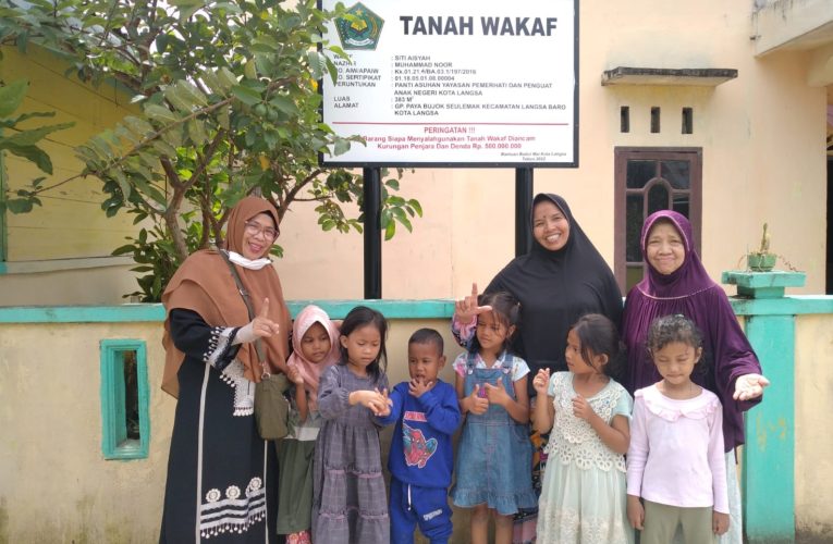BKMT pengajian Gampung Jawa langsa Memberi Bantuan kepada Dayah Dan Anak Yatim
